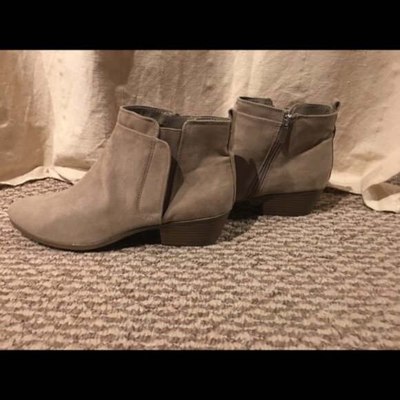 Libby Edelman Ankle Booties Taupe Sz 11 - Picture 2 of 6